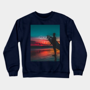 Surfs up - Top beach surfing tshirt Crewneck Sweatshirt